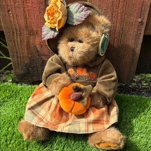 Bearington Autumn Teddy Bear with Pumpkin and Floral Hat